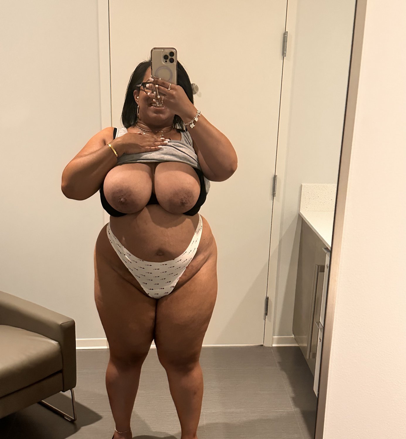 Horny ebony mom 😈😛 #iskOiIEd