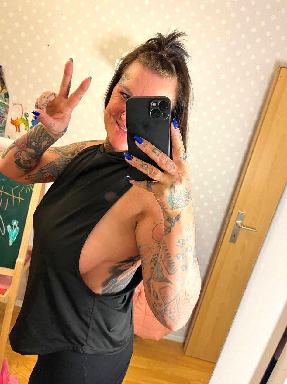Tattoo Slut #ItNfiN40