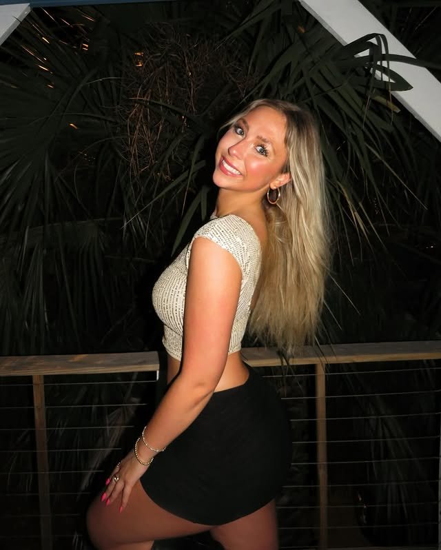 Sexy snowbunny college teen Ashley #JgYMG28I