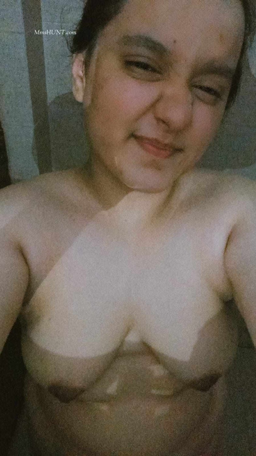 Indian bitch give blowjob for her friend #kljnlND7