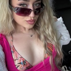 Sexy PAWG snowbunny teen Liv