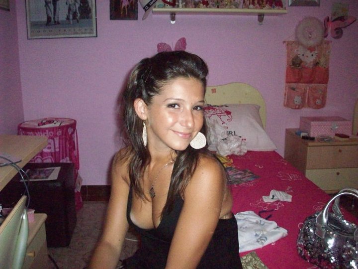Lara #Lc8WIQ2n