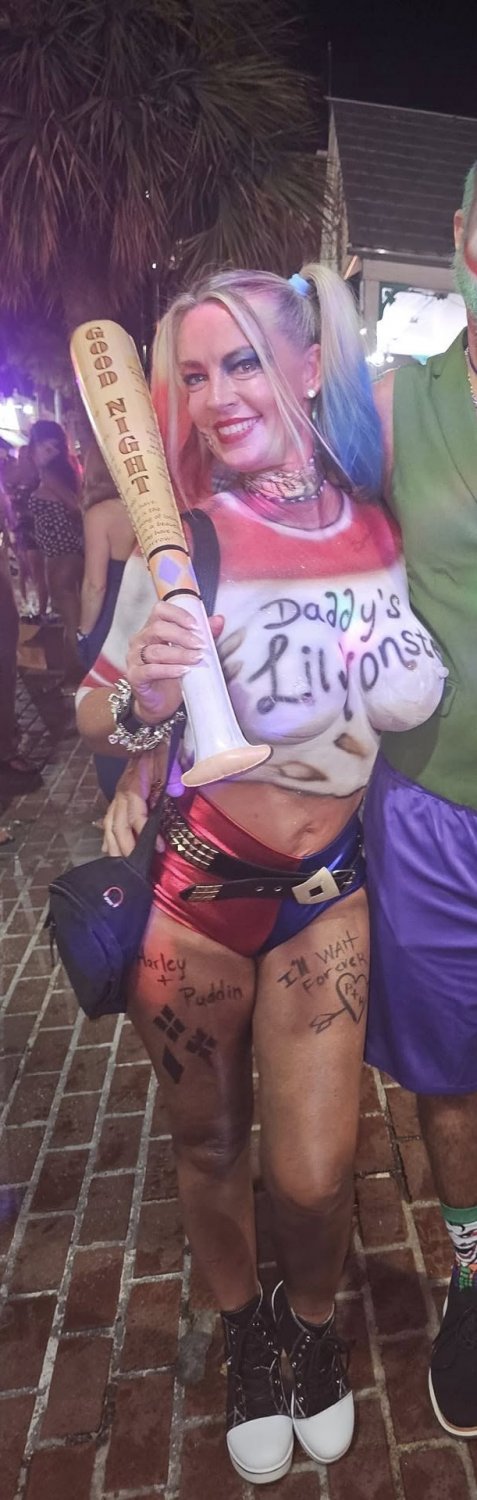 While she’s not “nude”, I’m glad Angelia didn’t use pasties for her big ass painted MILF tits #Lg6AB9mt