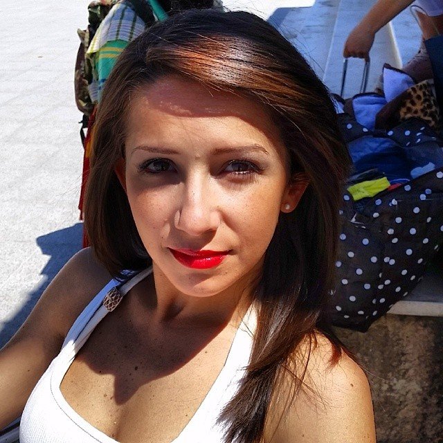 Lara #MjeLB5aP