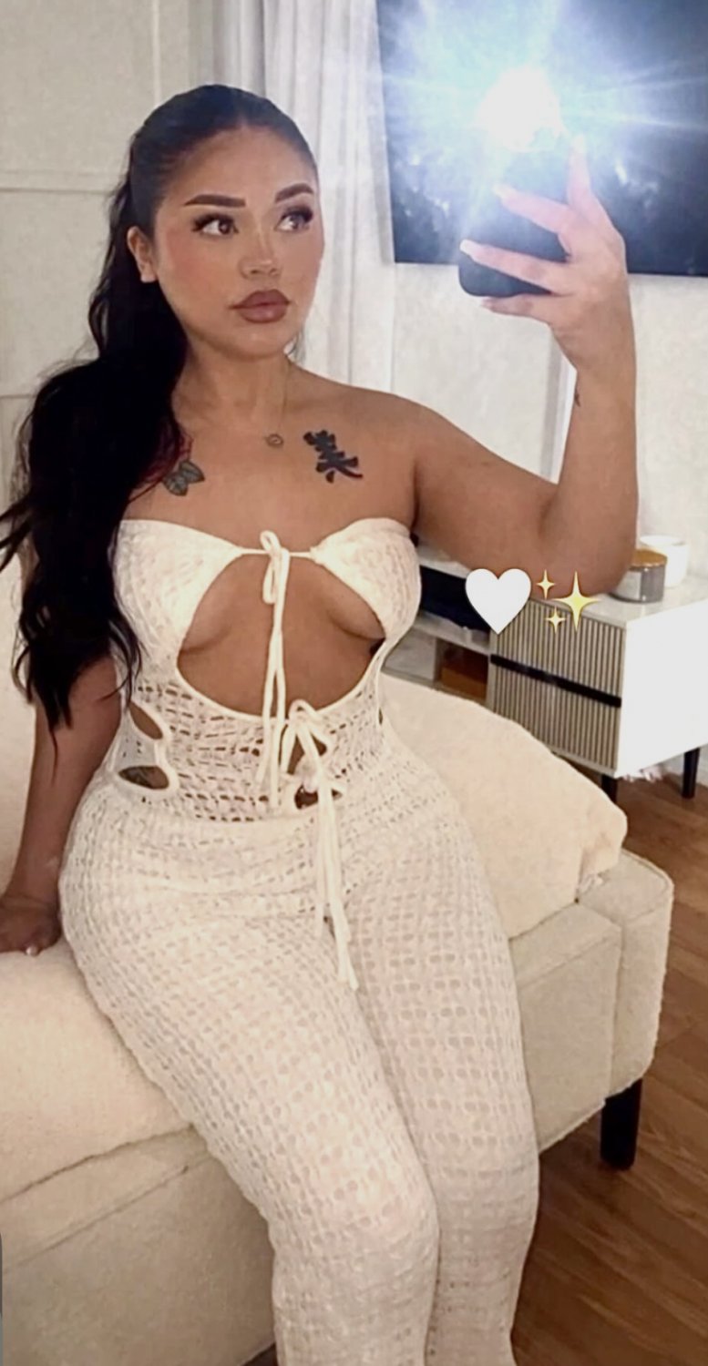Perfect thick phat ass latina milf loves showing off her body… cover her in cum #mlU7rj3a