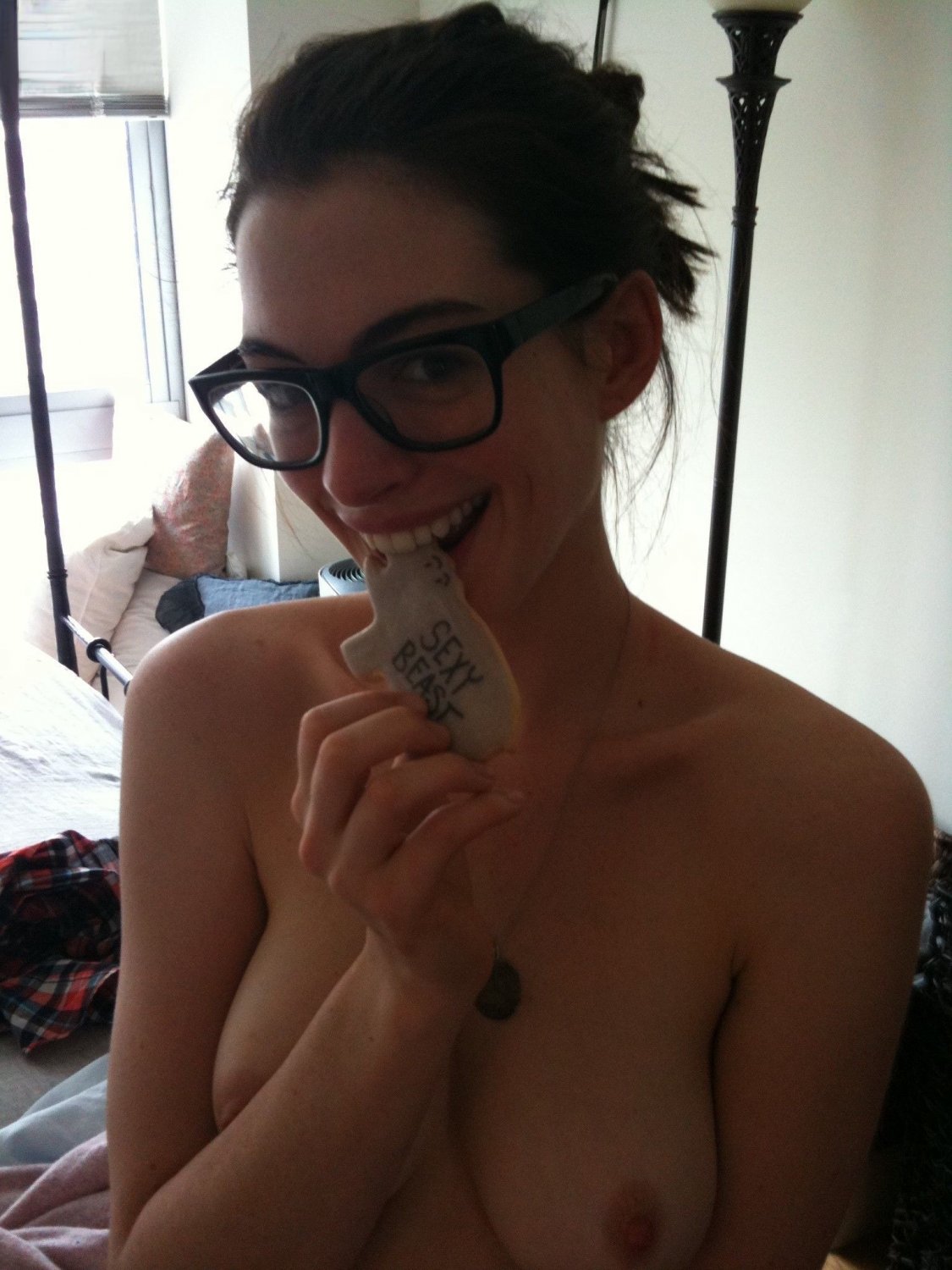 Anne Hathaway nude #MRK15b9P