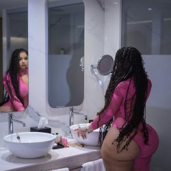 Light skin thick bad cutie