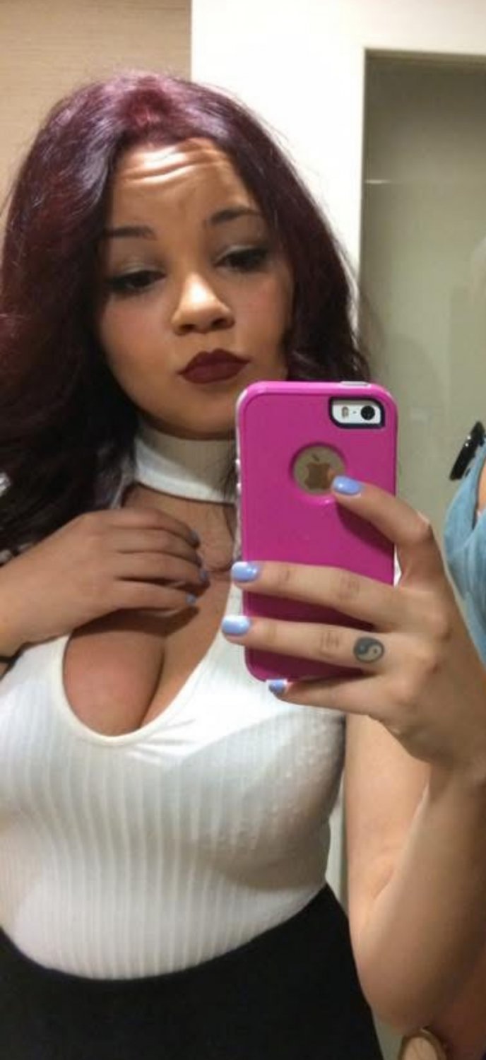 With big tits like that it was only a matter of time before her nudes got leaked #NbAnplkN
