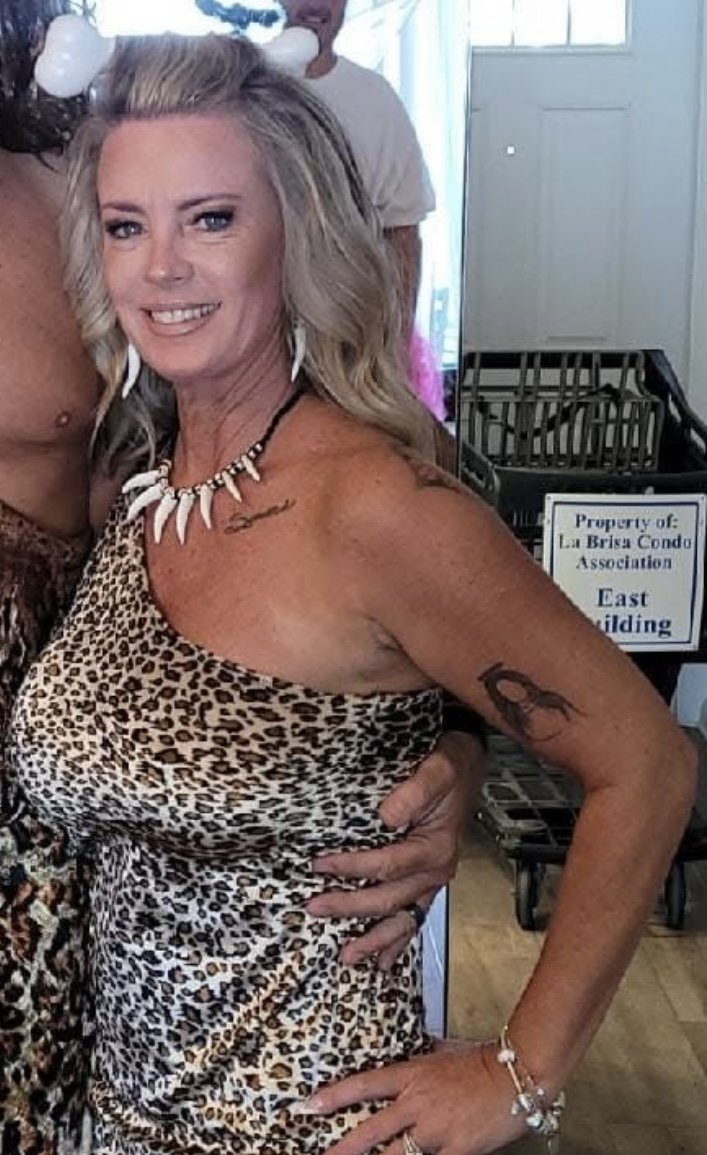 While she’s not “nude”, I’m glad Angelia didn’t use pasties for her big ass painted MILF tits #Nirdj63B
