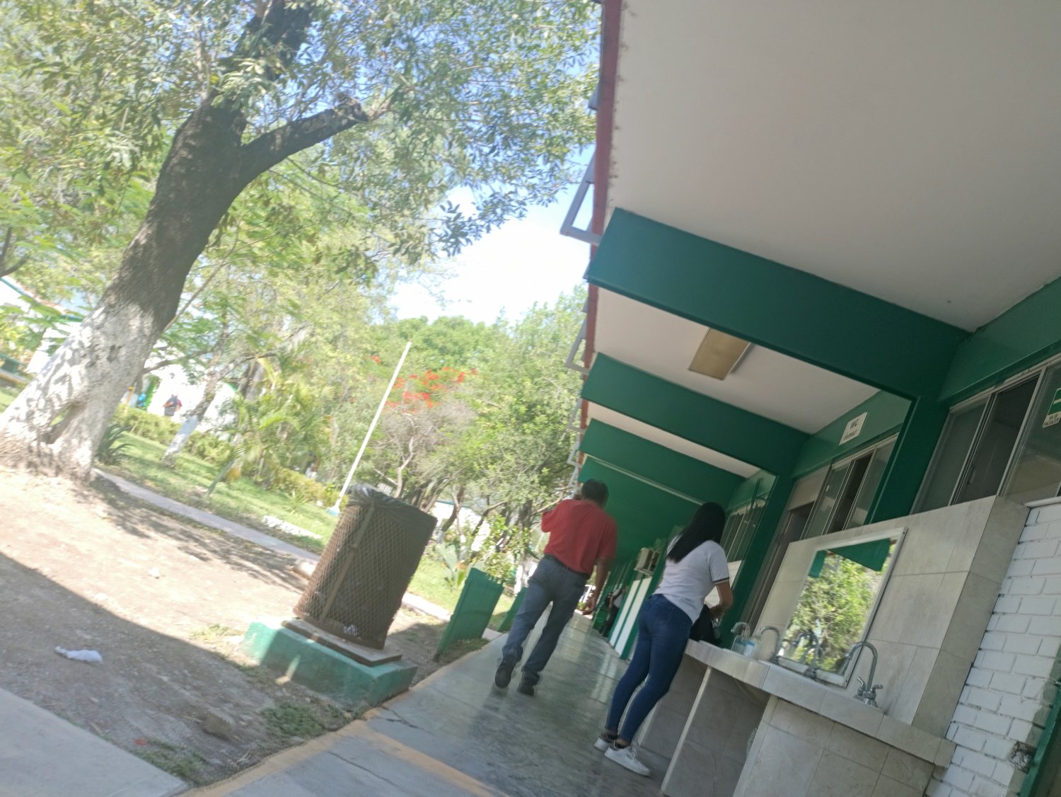 Quemando a las buenotas de mi escuela parte #7 #NlkOZC4O