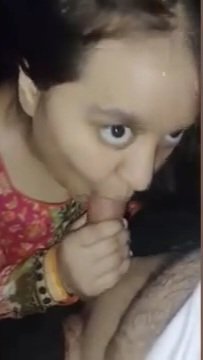 Indian bitch give blowjob for her friend #NPSCMtR1