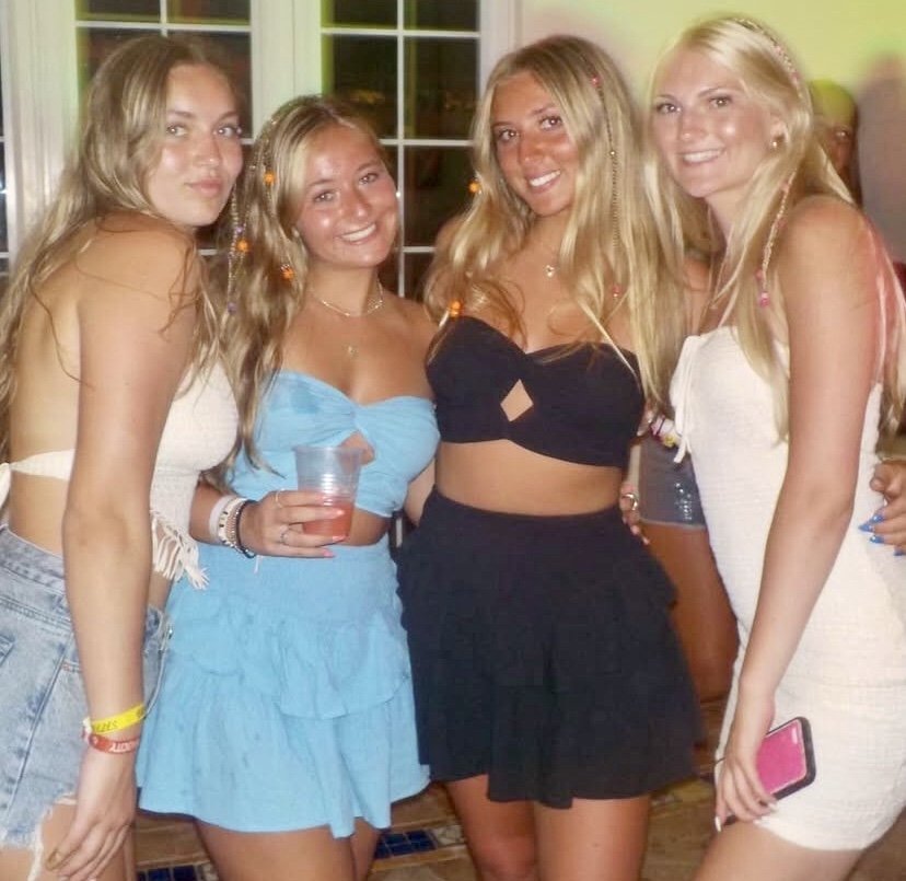Hot blonde IRL sorority teen is perfect goon fuel #oaxXRiI0