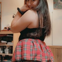 Cute ass MILF