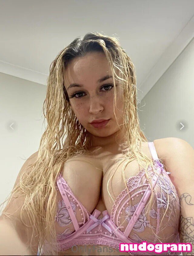 Huge titties on beautiful blonde model - MᴉlloʍɾɐpǝdǝɹʇɥxƐ #OhXBjGMK