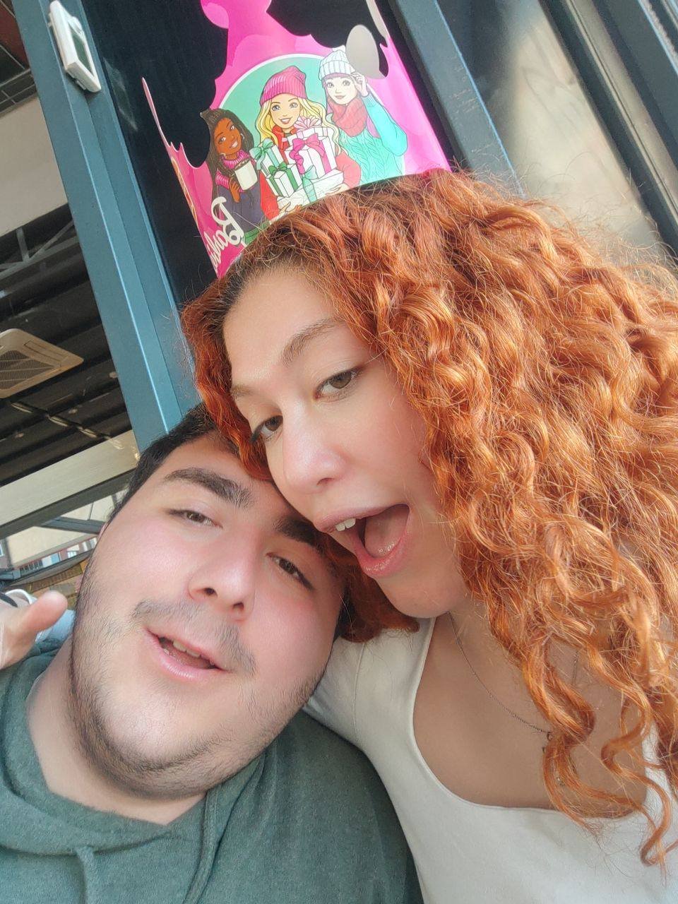 Random Redhead from the internet #PqwHPil8