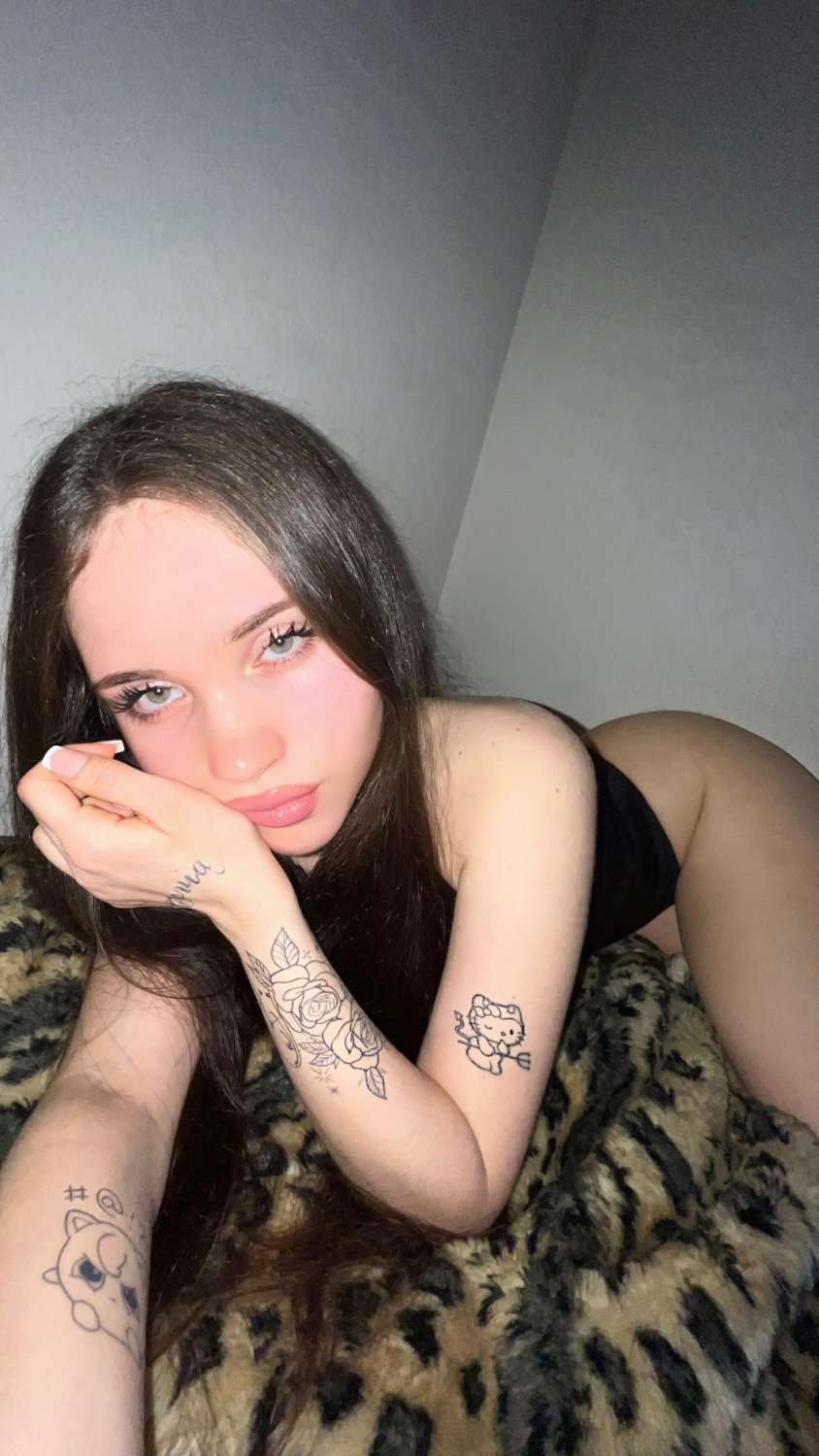 Pretty latina teen #QfhyVqdu