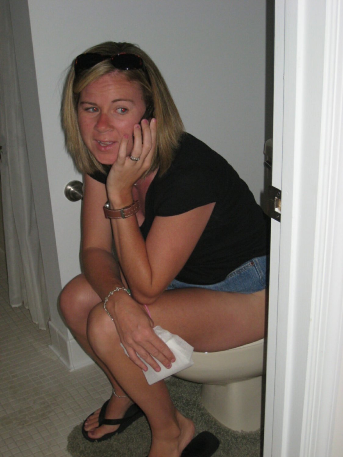 Toilet #qHq2jtMB
