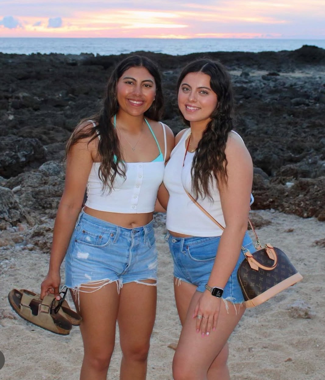 Which sister are you fucking first? Lighter or darker? #qL96D8nT