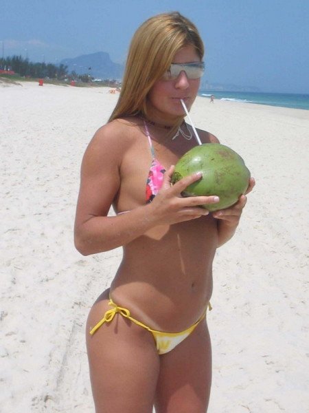 Loira carioca praiana #qqk1X5LA