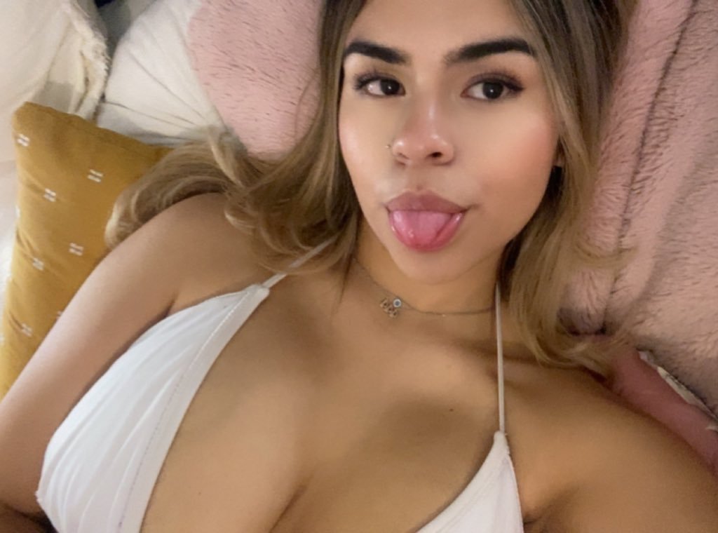 Cute innocent Latina Teen with Hangers #qTlWzN1Q