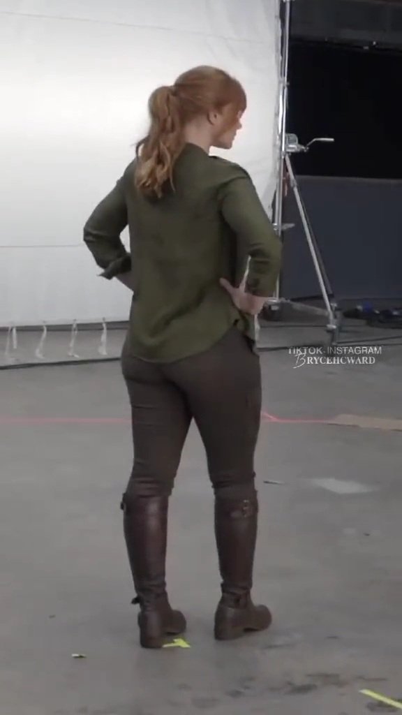Oh my god how I love this blonde woman #qwTHW12t
