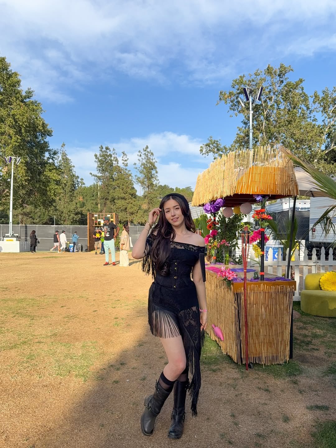 Shes perfect , pretty and cute...sexy in black !!! #qXT015hA