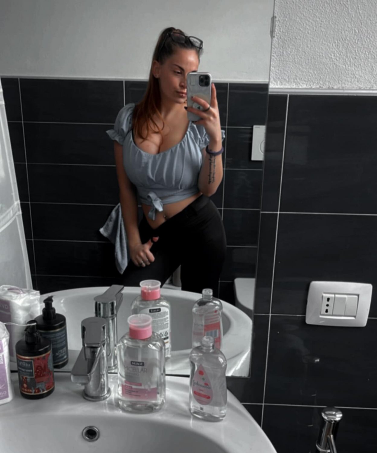 sexy Selene 25yo lost #RjwIzU8L