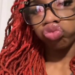 Nut on my pretty red lips daddy