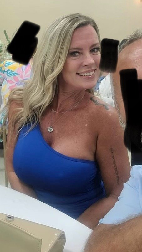 While she’s not “nude”, I’m glad Angelia didn’t use pasties for her big ass painted MILF tits #RQ3DbkJx