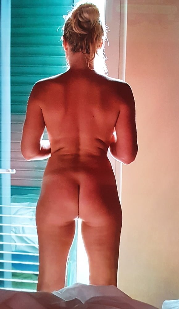 Slim Blonde MILF #S2L3AvjL