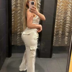 Arab Muslim teen showing her ass like a cheap whore