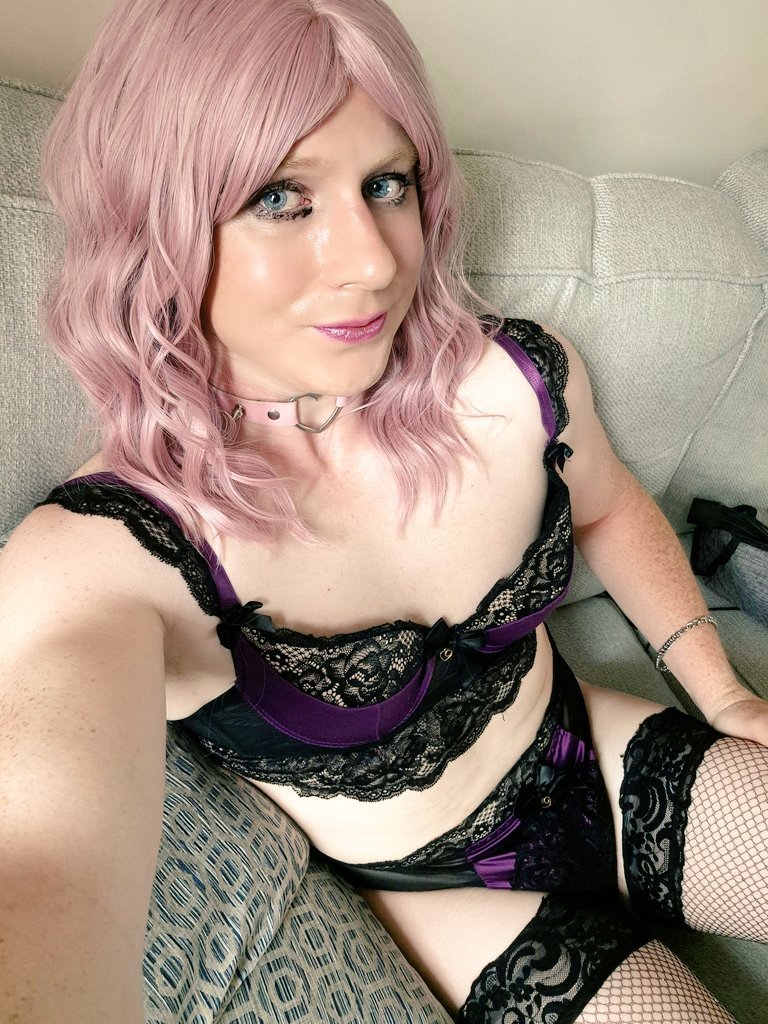 Sissy Ellie exposing again xx #sEtL3xMt