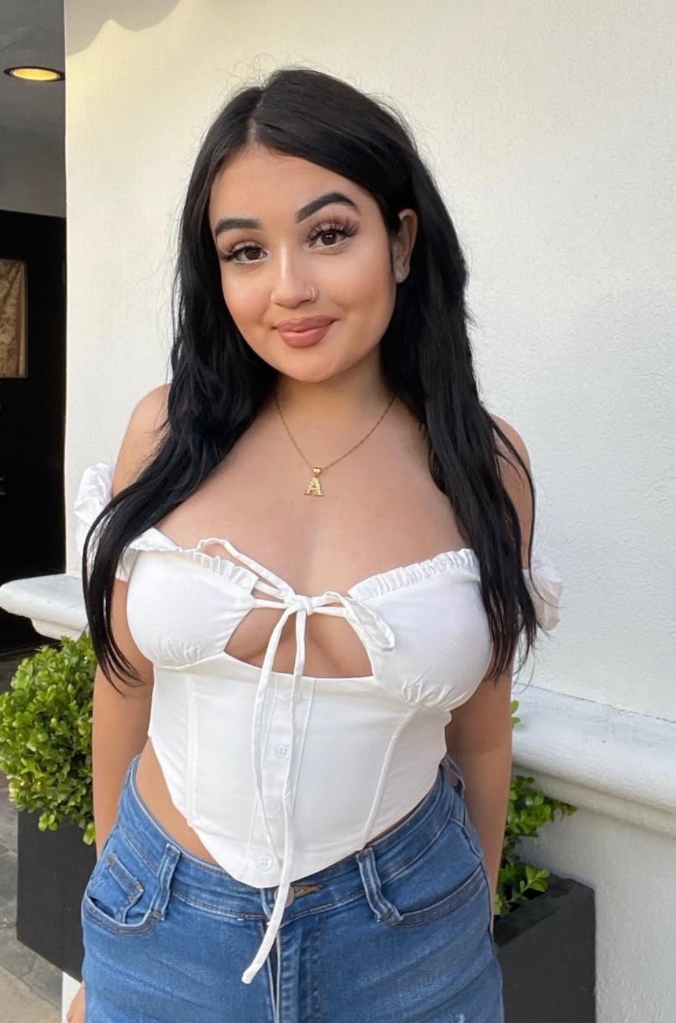 Thick petite latina teen loves showing off her perfect thick body.. cover her in cum #SZJh1UGL