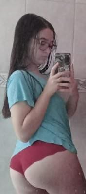 Pela carinha da pra ver que aguenta rola,quem quiser vazar amiga , esposa ou namorada vem pv no sigi #tgPv1M1r