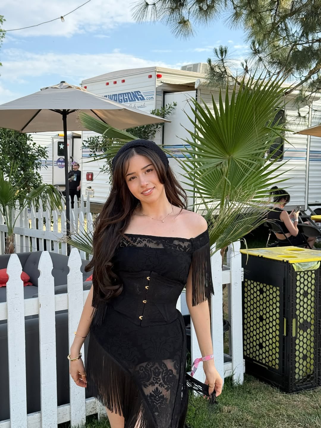 Shes perfect , pretty and cute...sexy in black !!! #tXdgmjVr