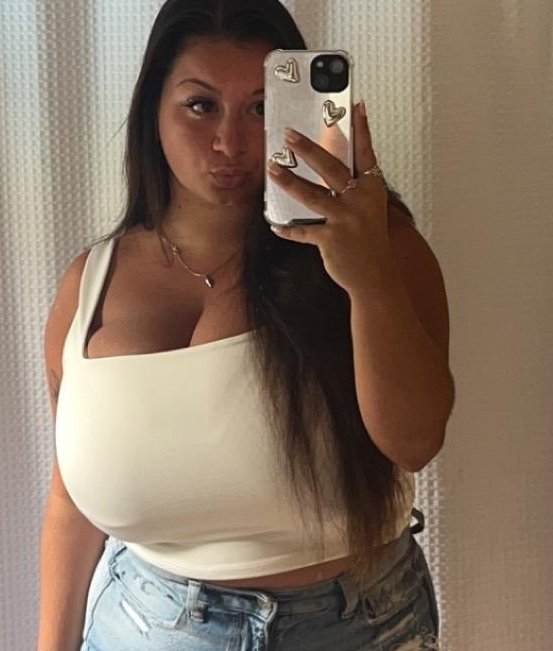 Big Boobs Selfie #tzvdimcg