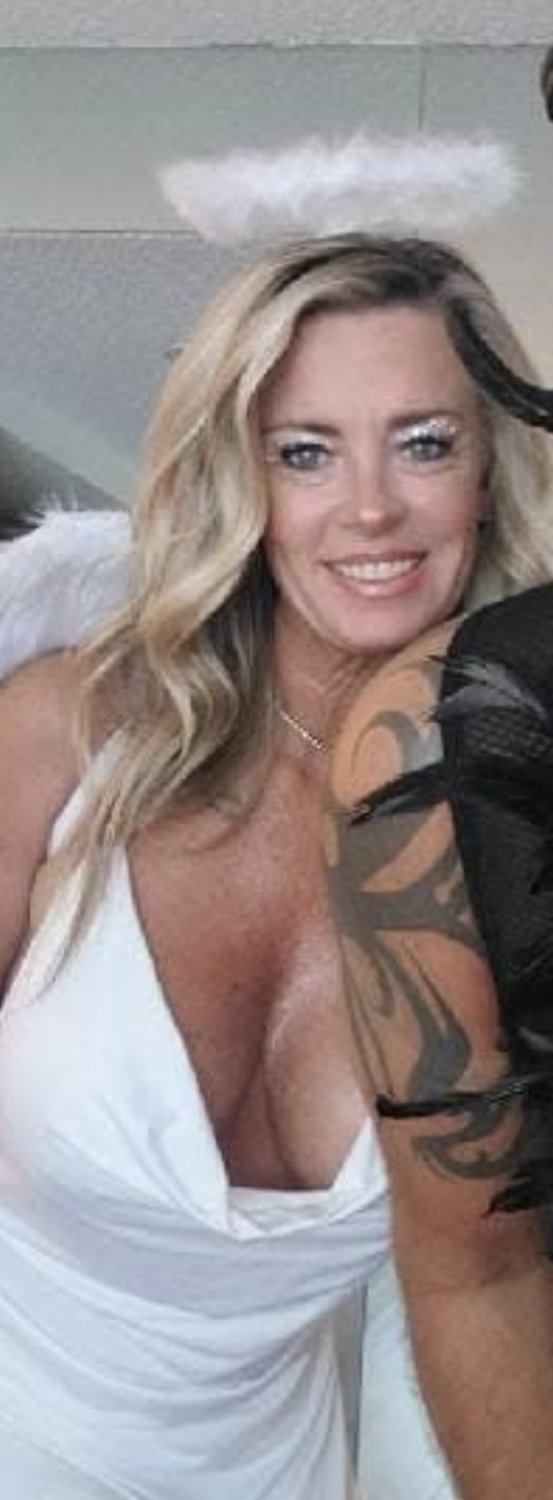 While she’s not “nude”, I’m glad Angelia didn’t use pasties for her big ass painted MILF tits #uwGLUMFk