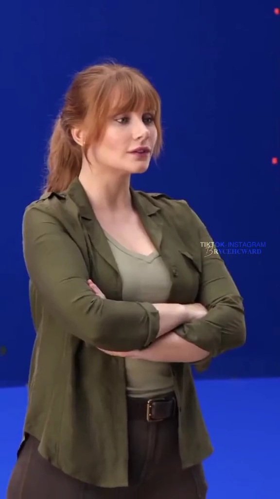 Oh my god how I love this blonde woman #V2agSYAH
