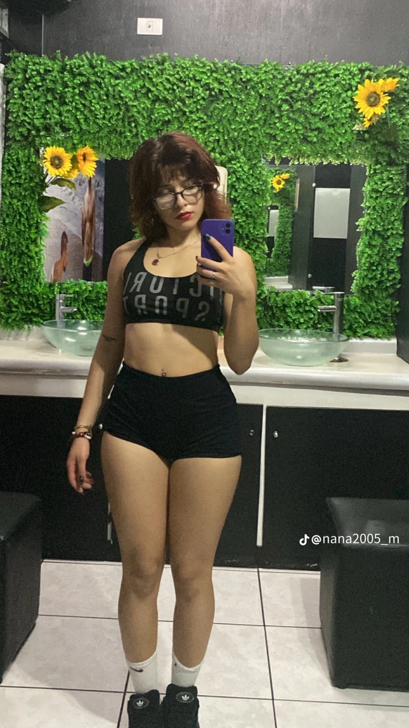 La novia de #Sasha no sabía que tenía onlyfans .. jovencita hermosa #cornudo #V7Veq5yV