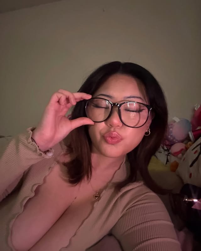 Sexy busty ABG teen Keziah #VANj1SWl