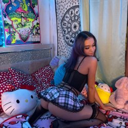 Teen slut sucks and fucks her dildo