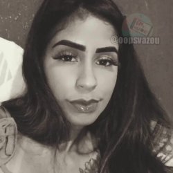 Novinha magrinha favelada vazada peladinha