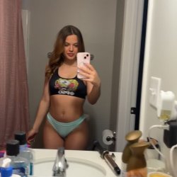 Barely legal with a fat ass (im 18)