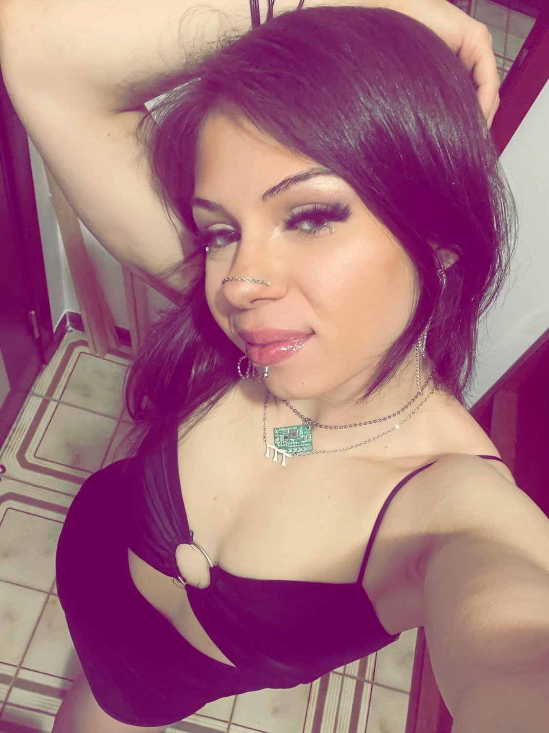 Martina, questions? Dm me #Xgton7Em