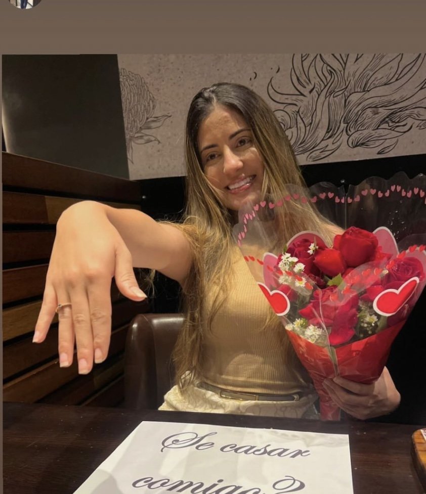Não sobrou nada pro corno, casada entrou na rola e gozou forte no anal #xJweDNpr
