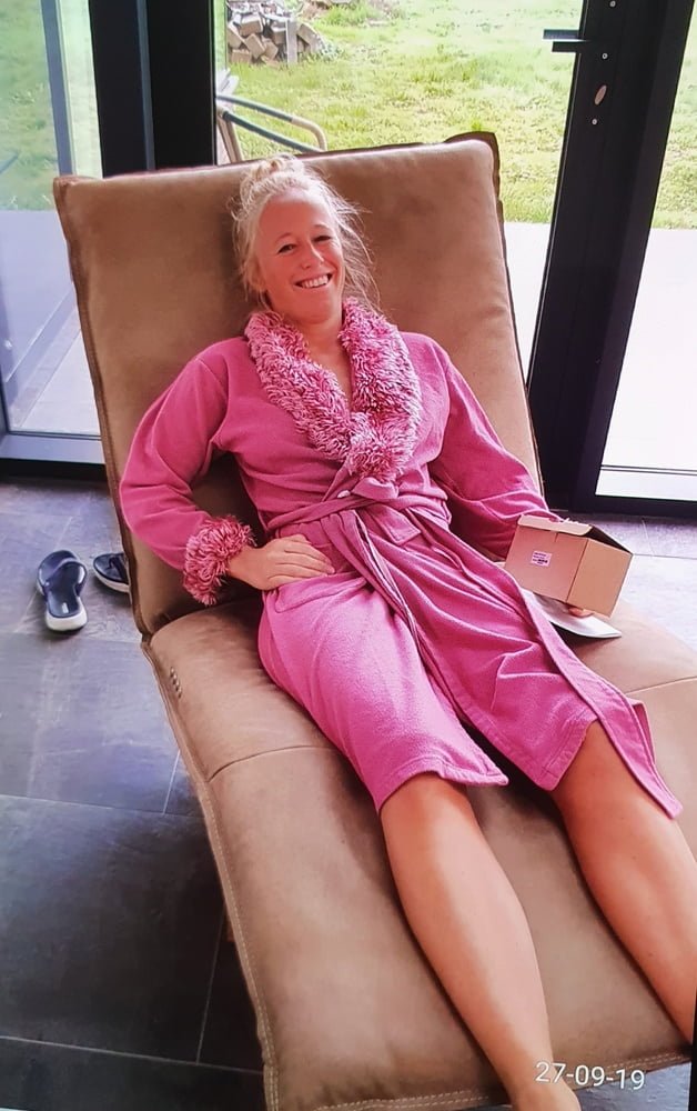 Slim Blonde MILF #yVlaB6qk