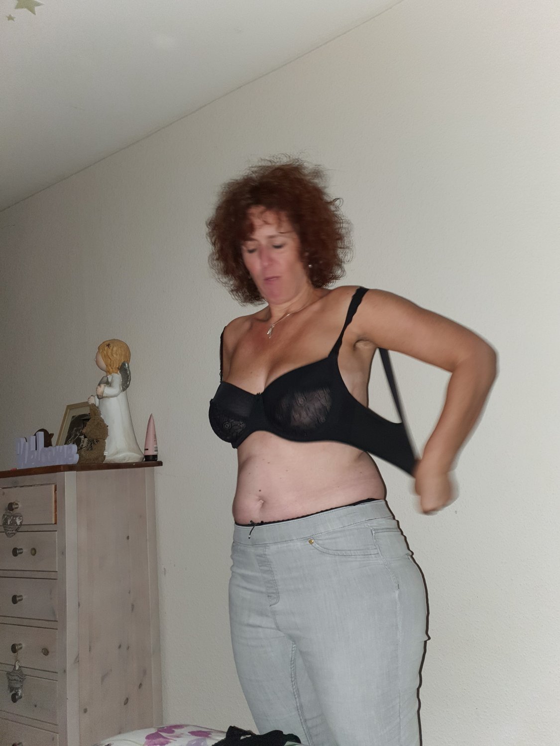 Claire the busty hairy milf #zH1Uy7xV