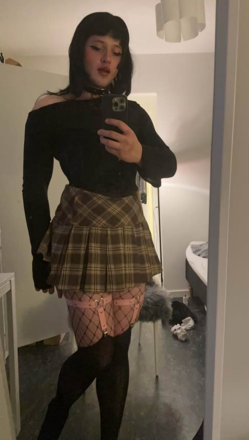 faggot loser from kik dresses up and begs for attention #zIQjXWIw