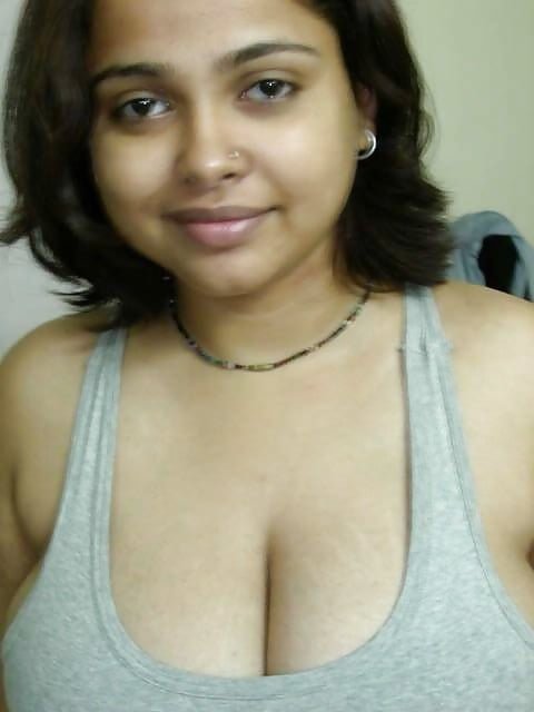 Plumpy Hyderabadi Muslim babe #zp90aSop