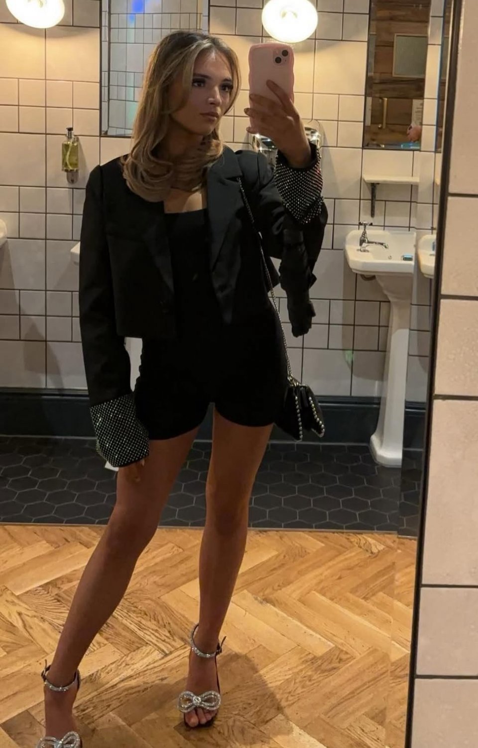Amateur UK Teen nudes leaked.  Turn her into a dumb famous little webslut #HZ9ZU7P0